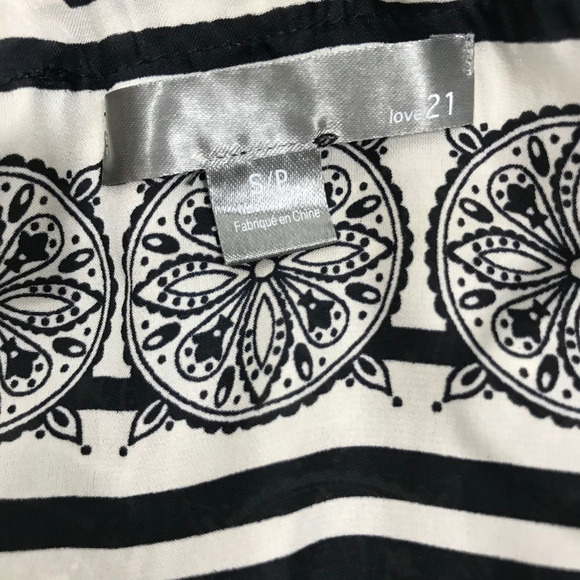 Forever 21 Spaghetti Strap Dress Multi Print Pockets Womens Sz Sm Black Summer - Picture 9 of 12